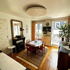 Apartment Sainte Elisabeth - Republique, Paris